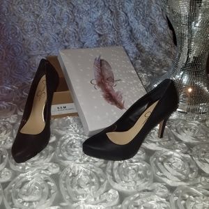 NWOT Jessica Simpson Black Pumps